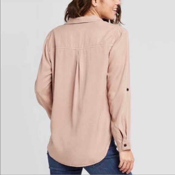 NWT Universal Thread Pink Button Down Shirt - Picture 2 of 9